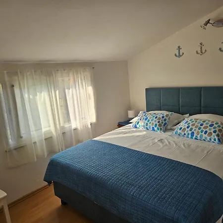Apartment Apartman Ruza